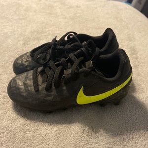 Toddler boys soccer cleats, size 10Cc